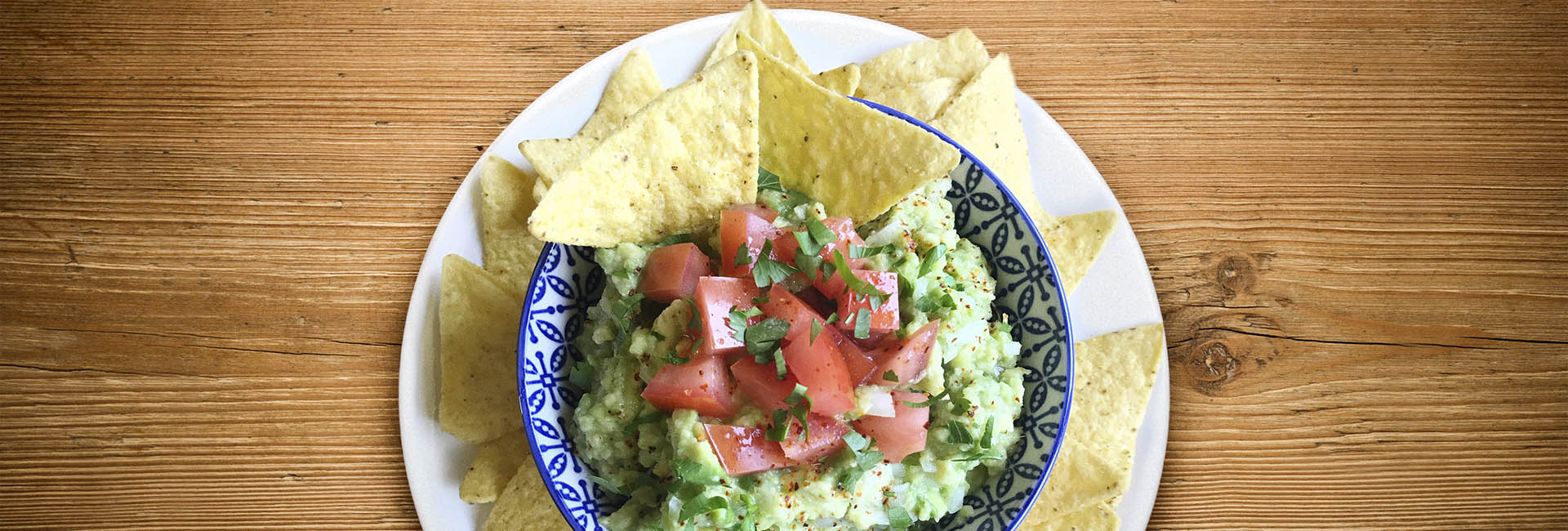 Nachos con guacamole
