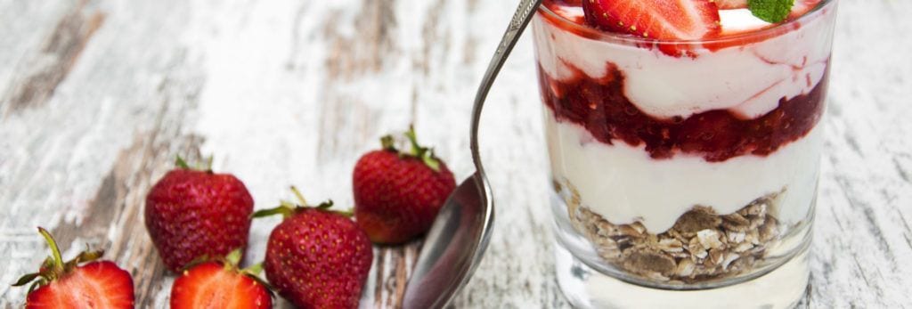 Frutas con yogur fit