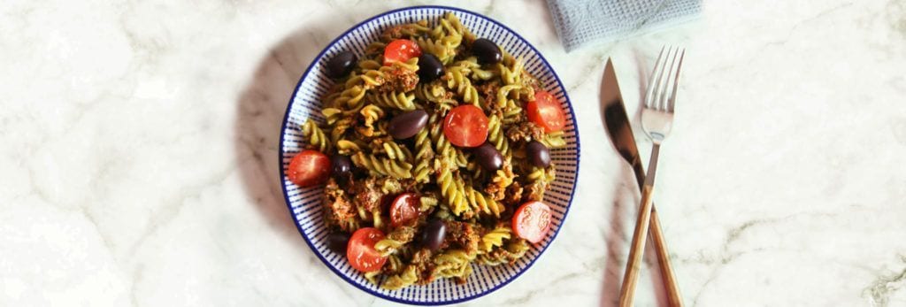 Fusilli tricolore con pesto de tomates secos