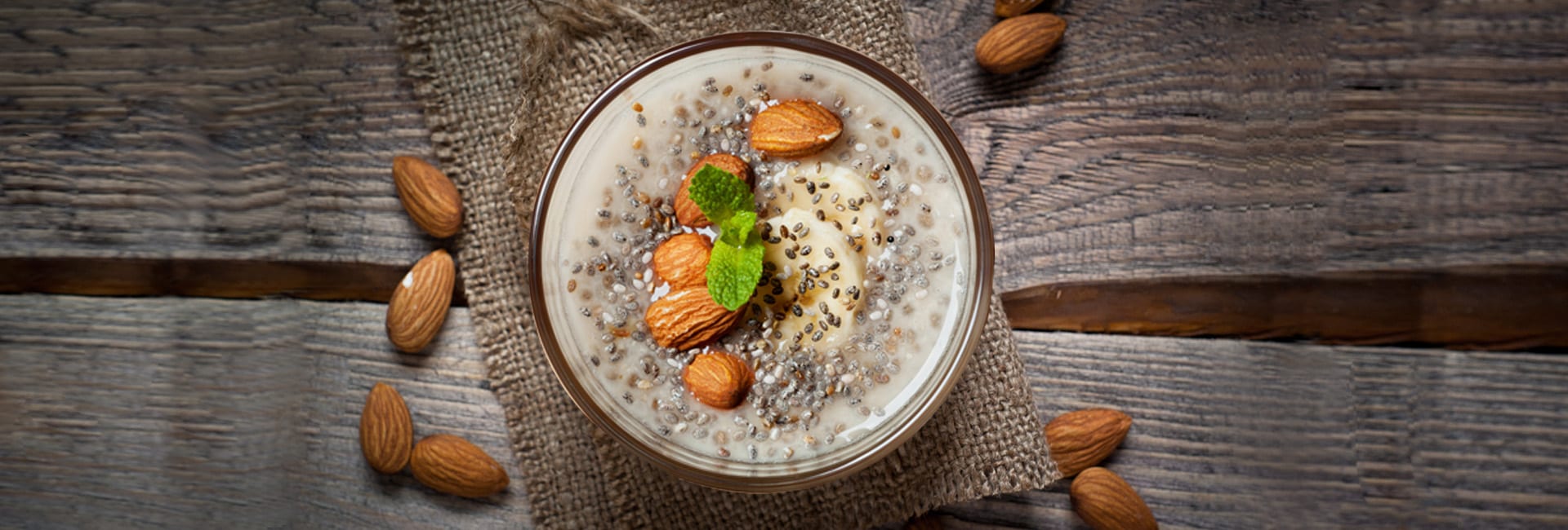 Breakfast-Pudding de Chía con Bebida de Almendra