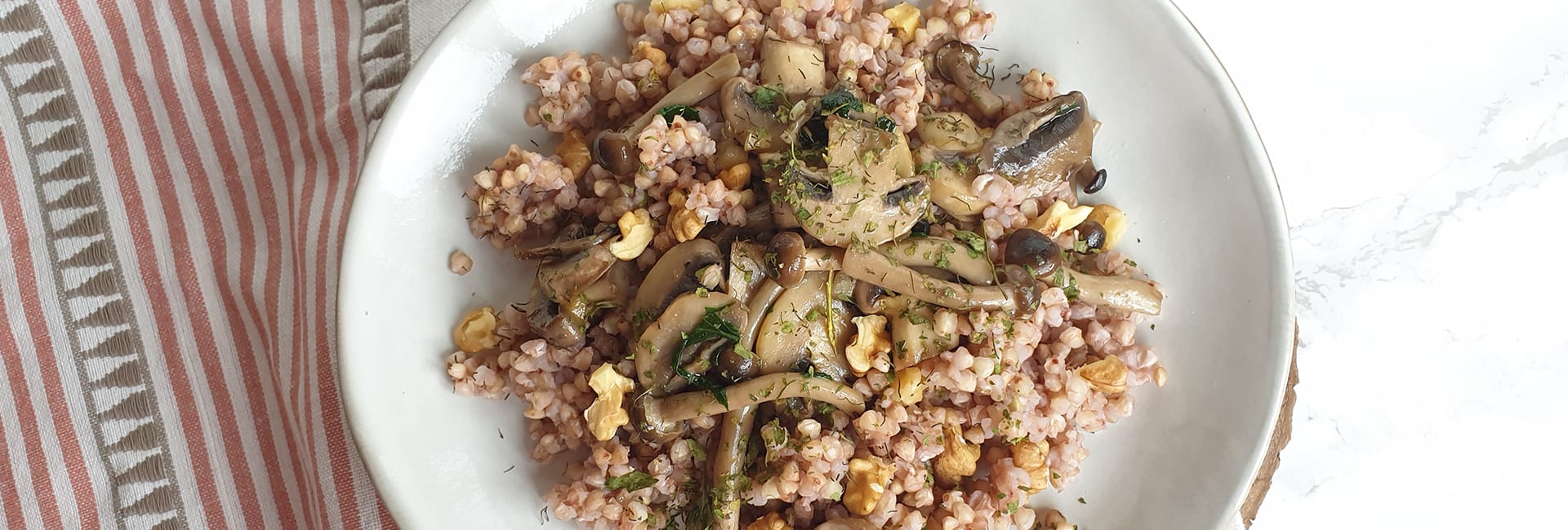 trigo sarraceno con champiñones y nueces