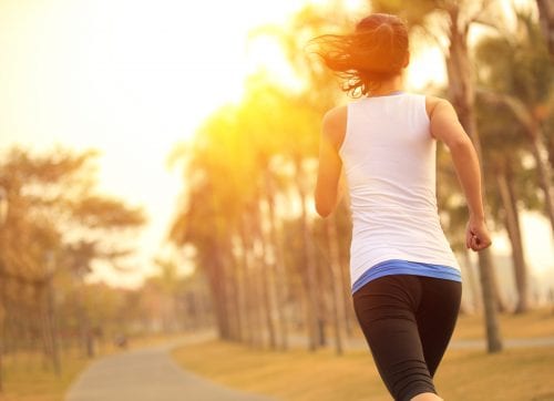 El deporte nos ayuda a liberar tensión y evitar el impulso de comer por ansiedad